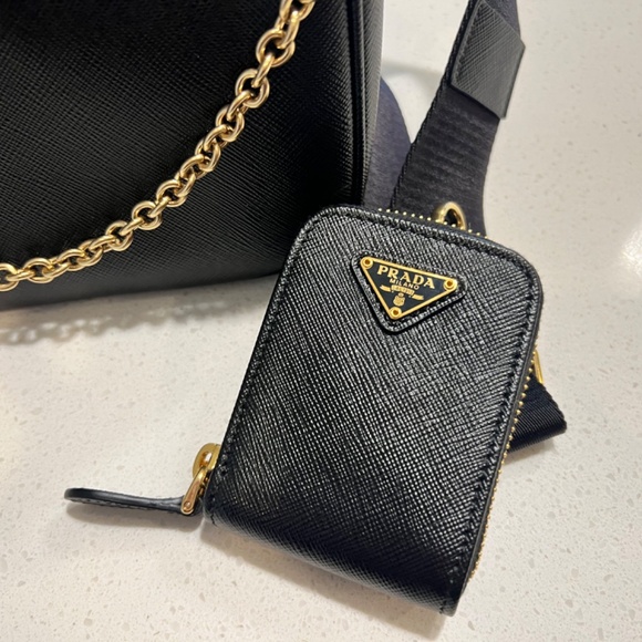 Prada Re-Edition 2005 Saffiano Leather Bag - Picture 11 of 16